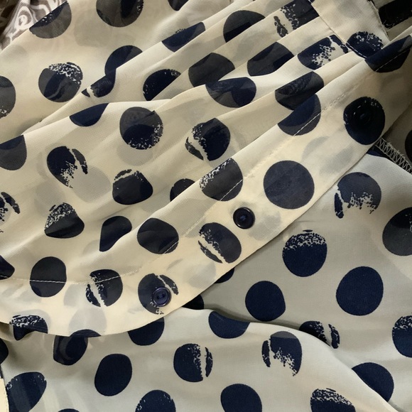 Ladies Blouse with Polka Dots - Picture 5 of 7